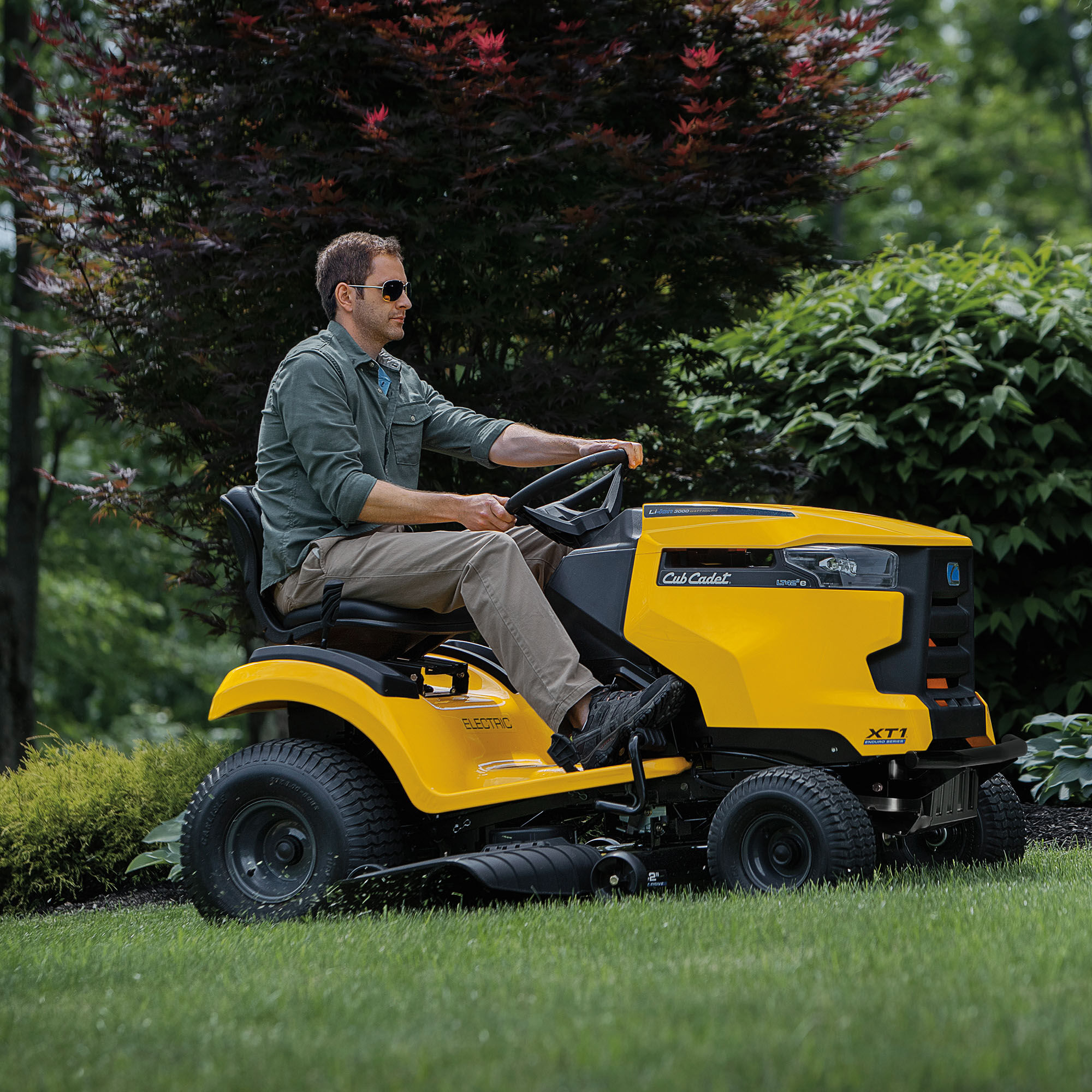 Electric riding deals lawn mowers 2021