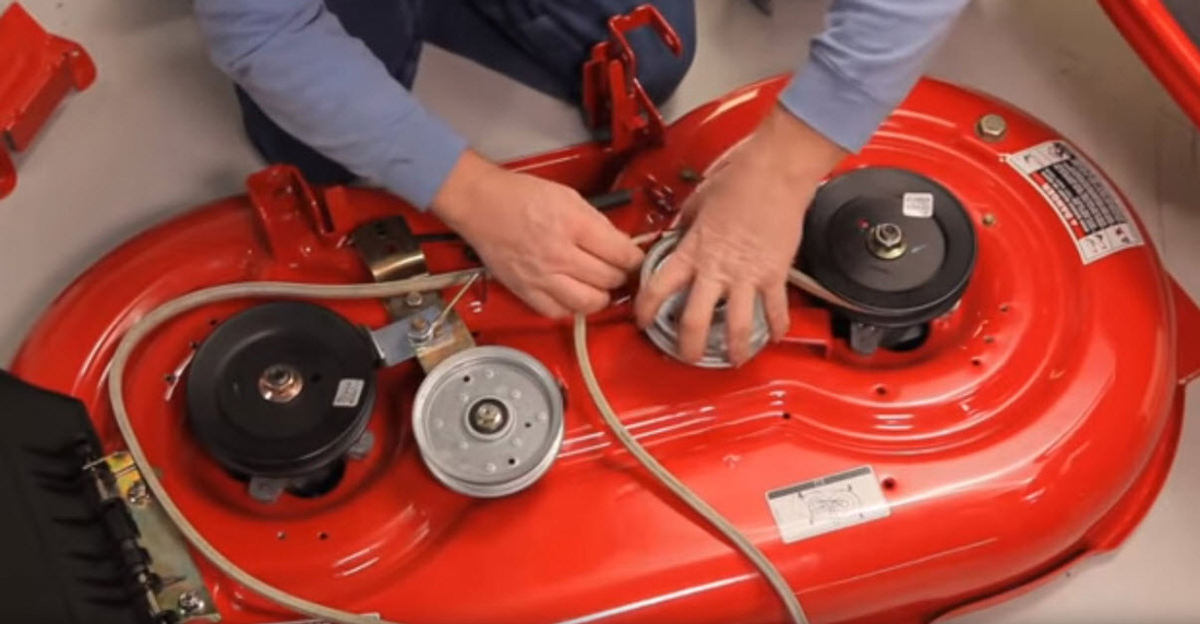 Changing blades on 2025 troy bilt pony